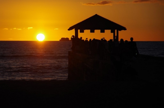 waikiki_water_sunset